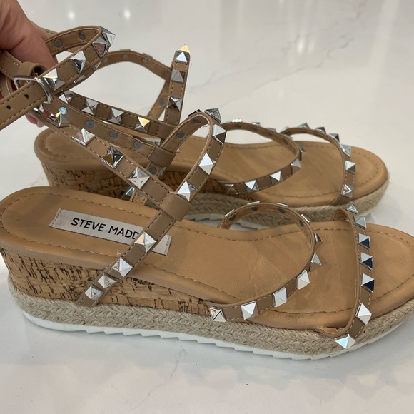 Steve Madden studded wedge sandals - Picture 2 of 3